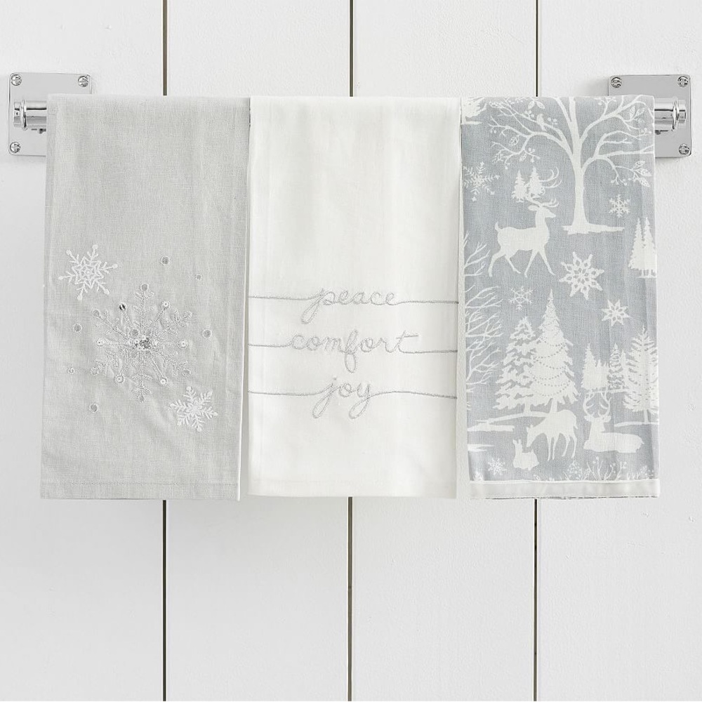 Pottery Barn Winter Wonderland Guest Towels